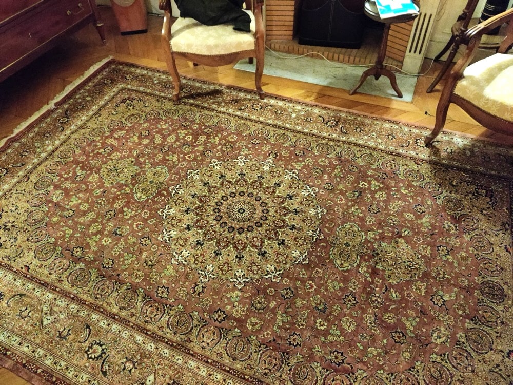 tapis ghoum en situation dans un appartement parisien