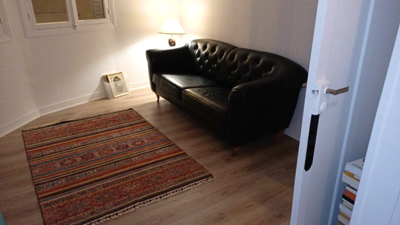 Apporter chaleur et caractère dans un bureau avec un tapis Khorjin 1