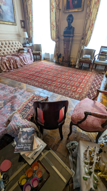 Ancrer un salon de réception dans l’élégance avec un Boukhara ancien 1