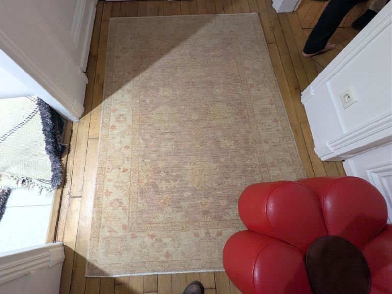 Sublimer un salon haussmannien avec un tapis Ziegler