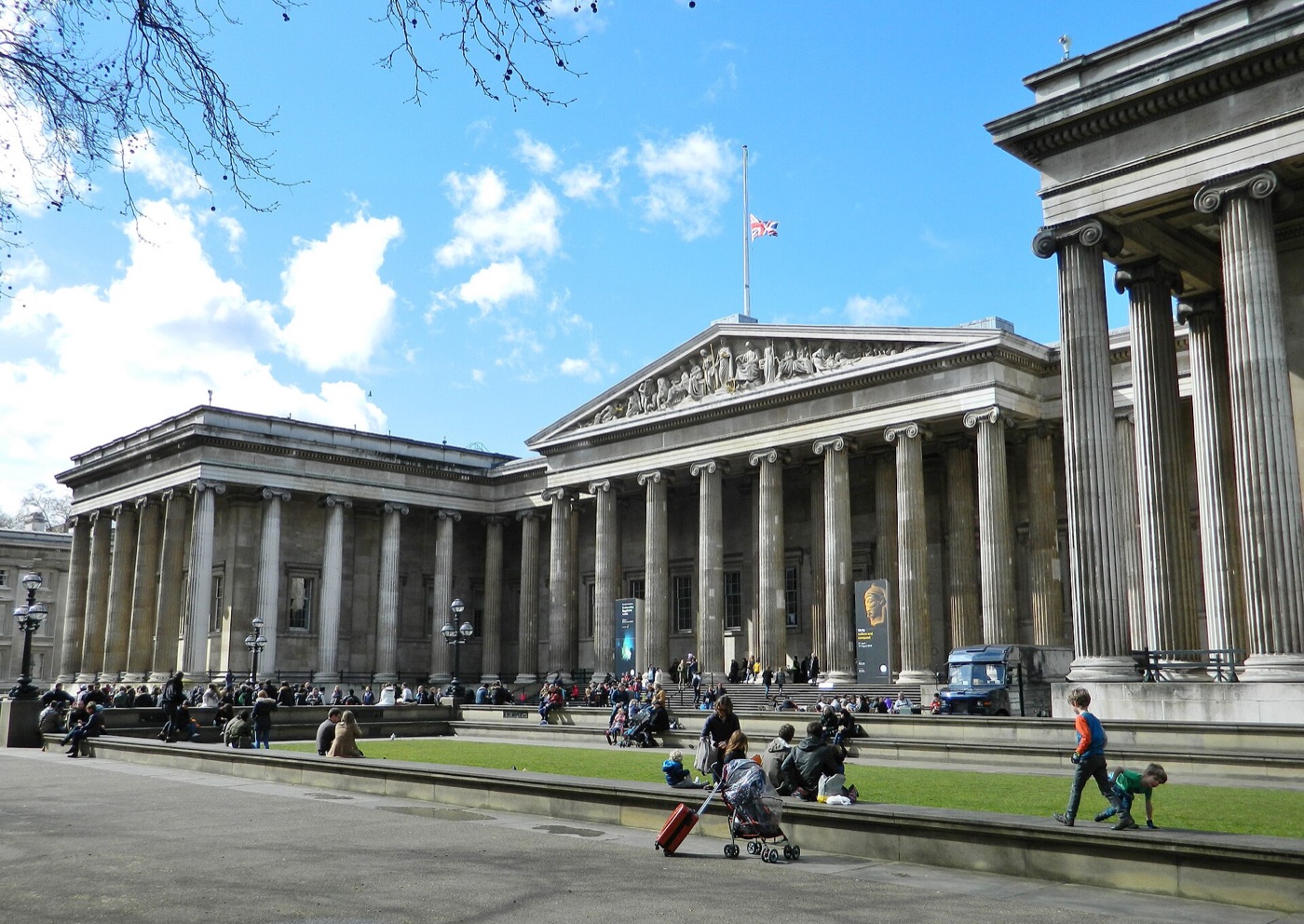 La façade du British Museum à Londres